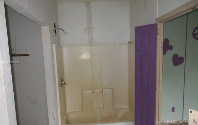 Recently Sold: $112,500 (3 beds, 2 baths, 1690 Square Feet)