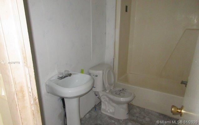 Recently Sold: $112,500 (3 beds, 2 baths, 1690 Square Feet)