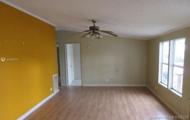 Recently Sold: $112,500 (3 beds, 2 baths, 1690 Square Feet)