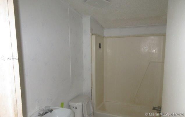 Recently Sold: $112,500 (3 beds, 2 baths, 1690 Square Feet)