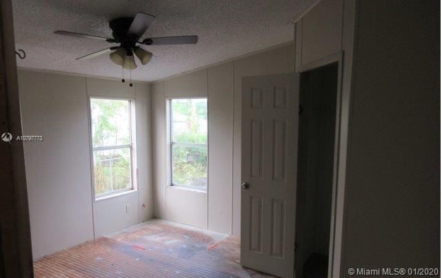 Recently Sold: $112,500 (3 beds, 2 baths, 1690 Square Feet)