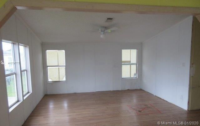 Recently Sold: $112,500 (3 beds, 2 baths, 1690 Square Feet)