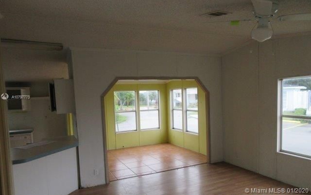Recently Sold: $112,500 (3 beds, 2 baths, 1690 Square Feet)
