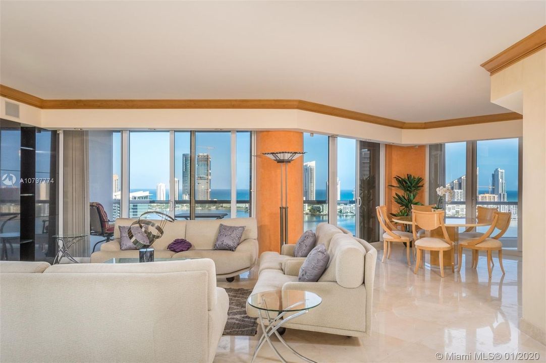 Recently Sold: $1,599,000 (3 beds, 4 baths, 2730 Square Feet)