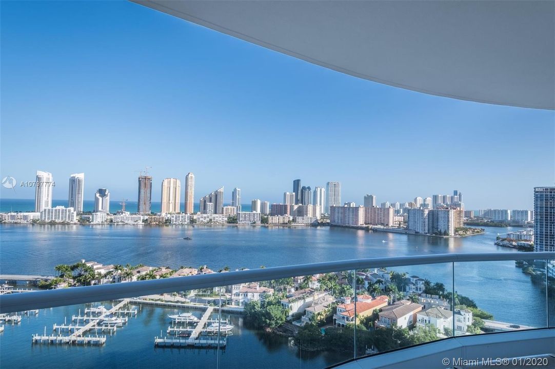 Recently Sold: $1,599,000 (3 beds, 4 baths, 2730 Square Feet)
