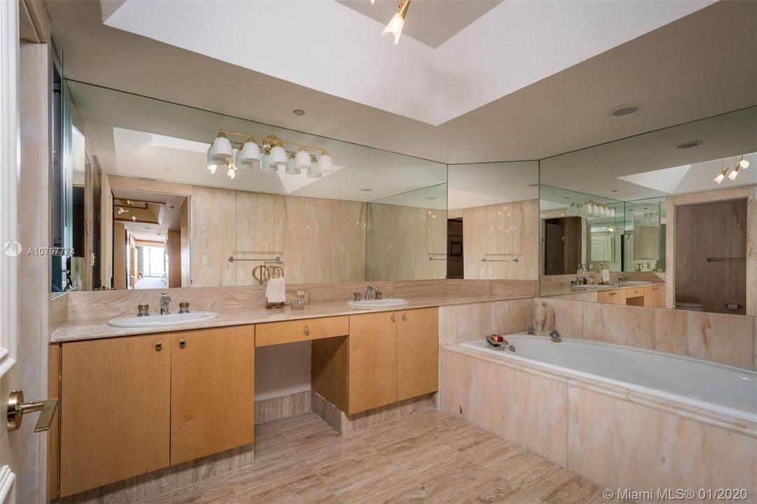 Recently Sold: $1,599,000 (3 beds, 4 baths, 2730 Square Feet)