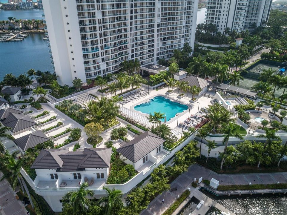 Recently Sold: $1,599,000 (3 beds, 4 baths, 2730 Square Feet)