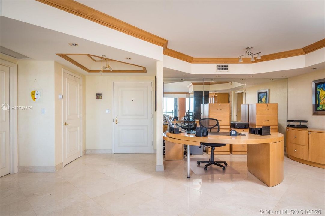 Recently Sold: $1,599,000 (3 beds, 4 baths, 2730 Square Feet)