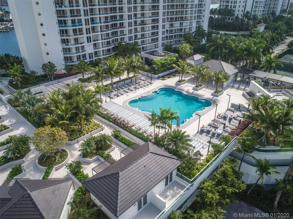 Recently Sold: $1,599,000 (3 beds, 4 baths, 2730 Square Feet)