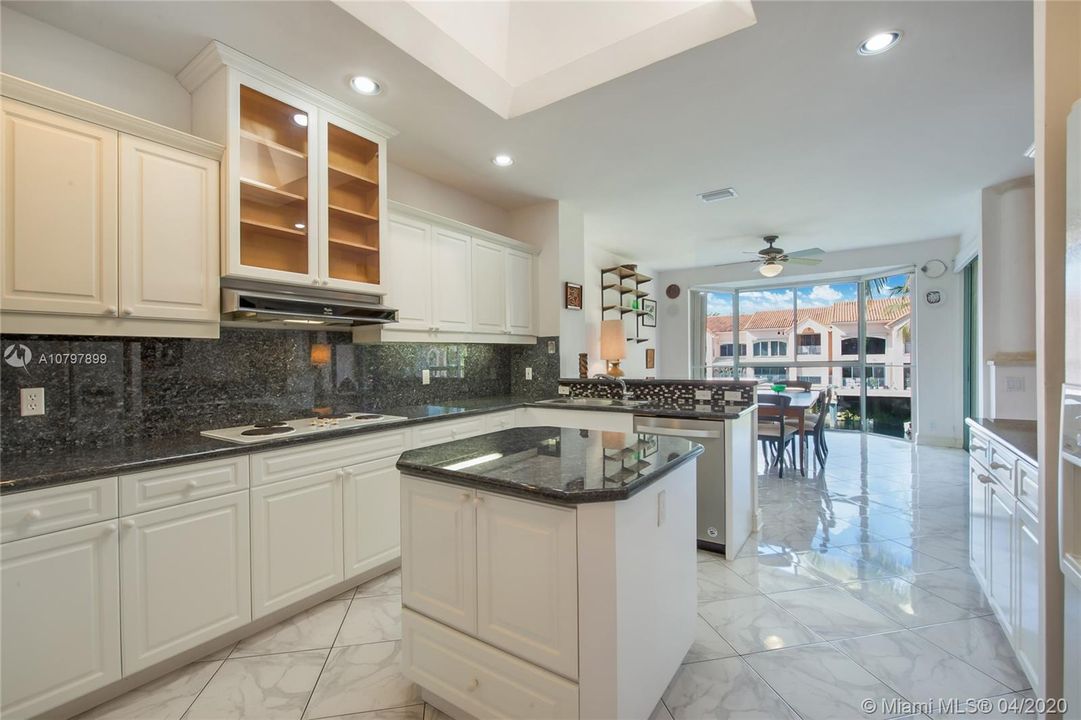 Recently Sold: $689,000 (3 beds, 3 baths, 2815 Square Feet)