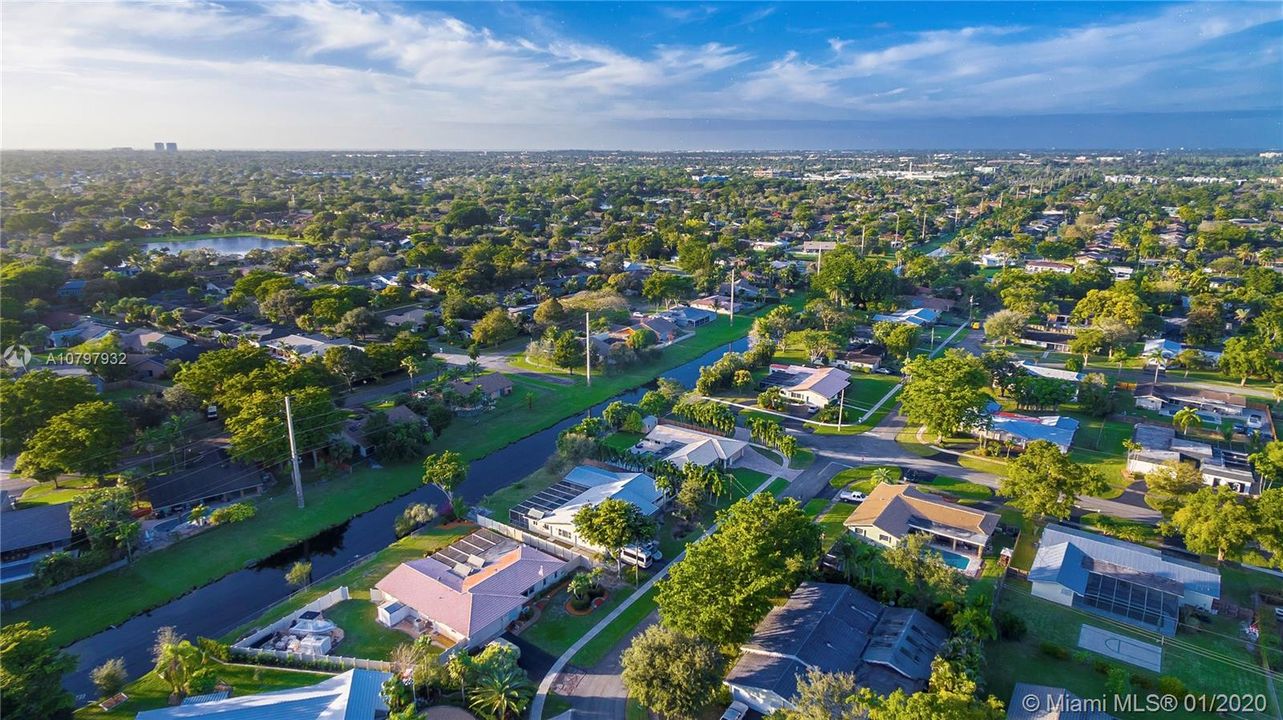 最近售出: $479,900 (4 贝兹, 2 浴室, 2032 平方英尺)