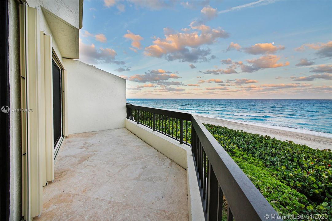 Recently Sold: $1,299,000 (3 beds, 2 baths, 2271 Square Feet)