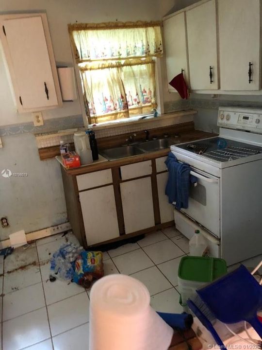 Recently Sold: $154,900 (2 beds, 1 baths, 637 Square Feet)