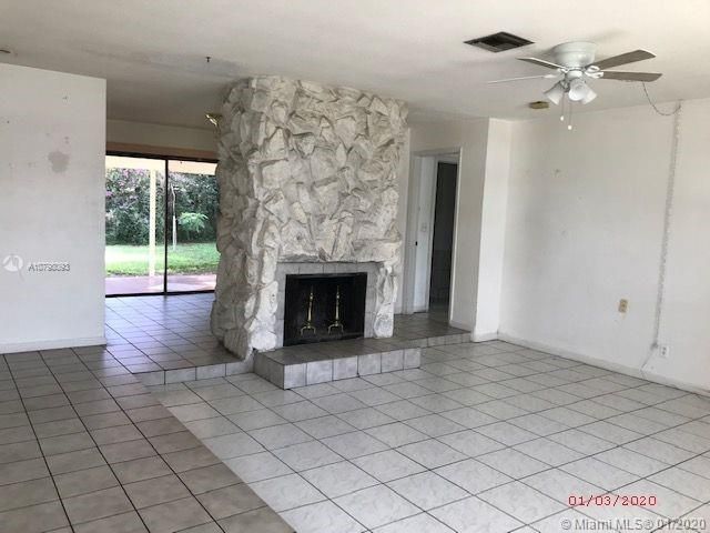 Vendido Recientemente: $275,000 (3 camas, 2 baños, 1572 Pies cuadrados)