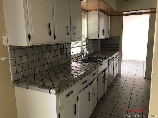 Vendido Recientemente: $275,000 (3 camas, 2 baños, 1572 Pies cuadrados)