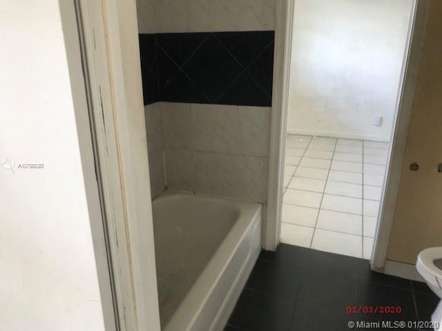 Vendido Recientemente: $275,000 (3 camas, 2 baños, 1572 Pies cuadrados)