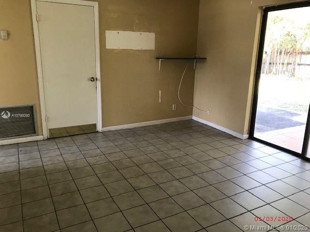 Vendido Recientemente: $275,000 (3 camas, 2 baños, 1572 Pies cuadrados)