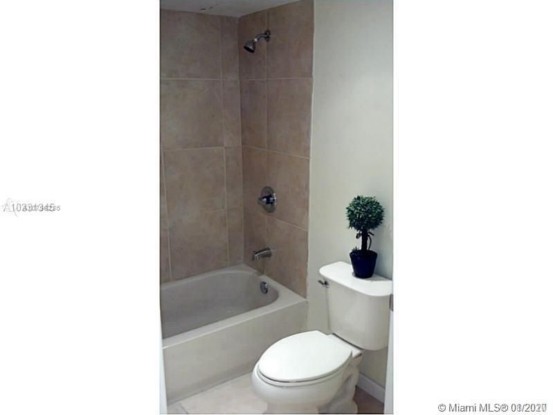 Recently Rented: $1,450 (2 beds, 1 baths, 940 Square Feet)