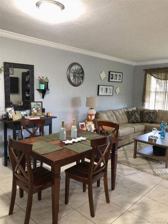 最近售出: $77,000 (1 贝兹, 1 浴室, 630 平方英尺)