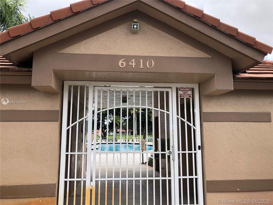 Recently Rented: $1,950 (3 beds, 2 baths, 1457 Square Feet)