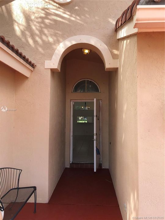 Recently Rented: $1,950 (3 beds, 2 baths, 1457 Square Feet)