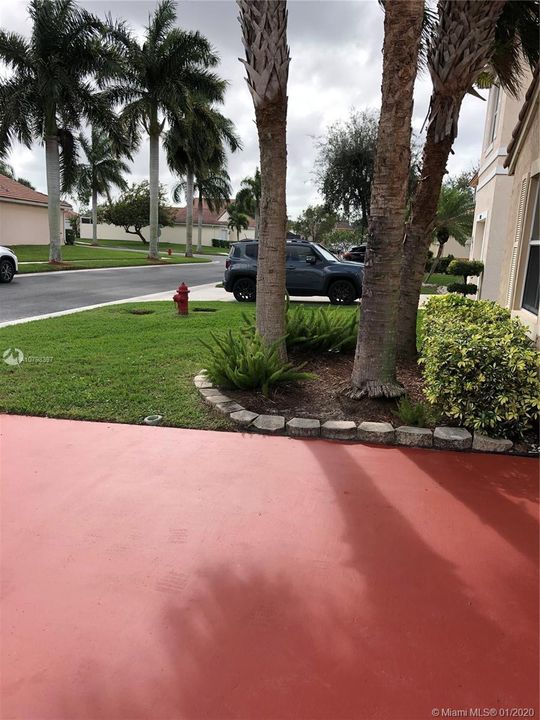 Recently Rented: $1,950 (3 beds, 2 baths, 1457 Square Feet)