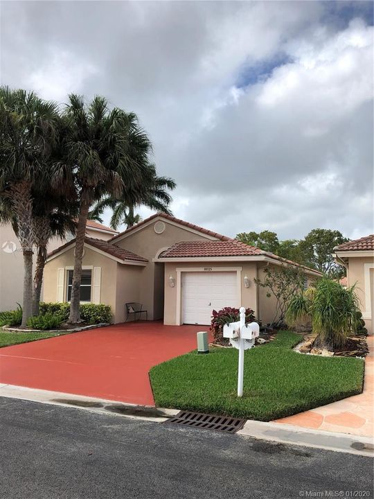 Recently Rented: $1,950 (3 beds, 2 baths, 1457 Square Feet)