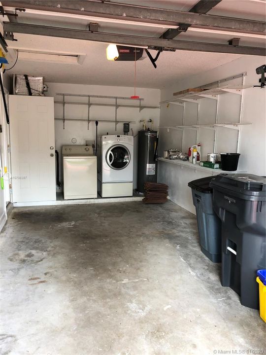 Recently Rented: $1,950 (3 beds, 2 baths, 1457 Square Feet)