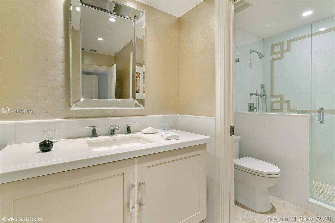 Vendido Recientemente: $740,000 (2 camas, 2 baños, 1823 Pies cuadrados)