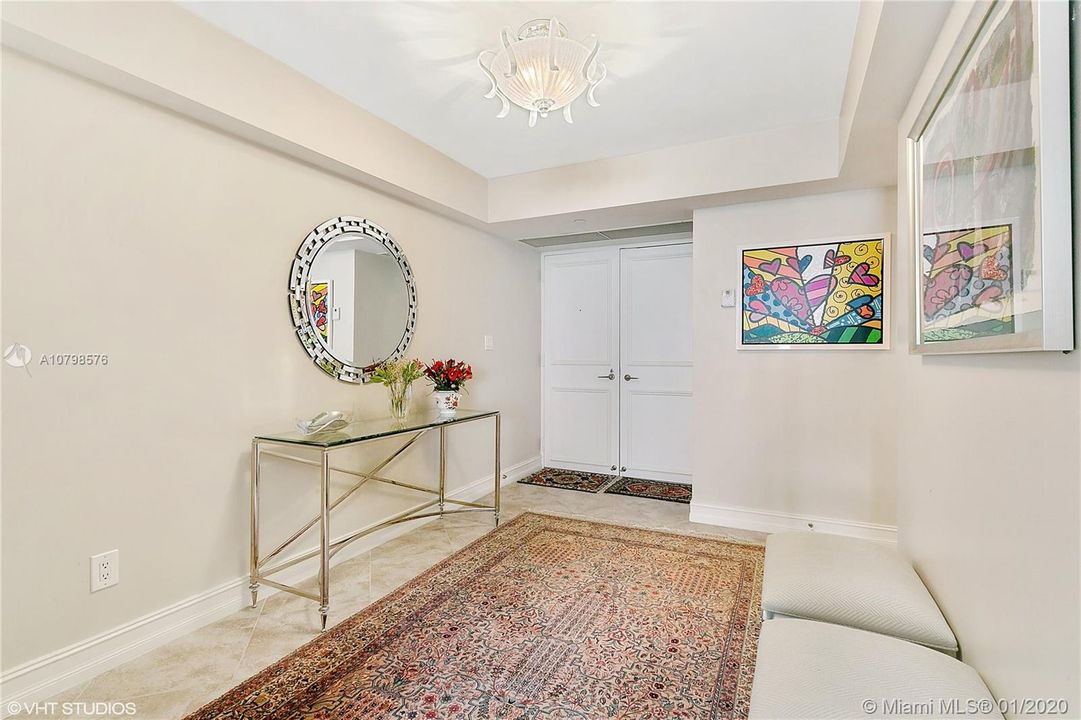 Vendido Recientemente: $740,000 (2 camas, 2 baños, 1823 Pies cuadrados)