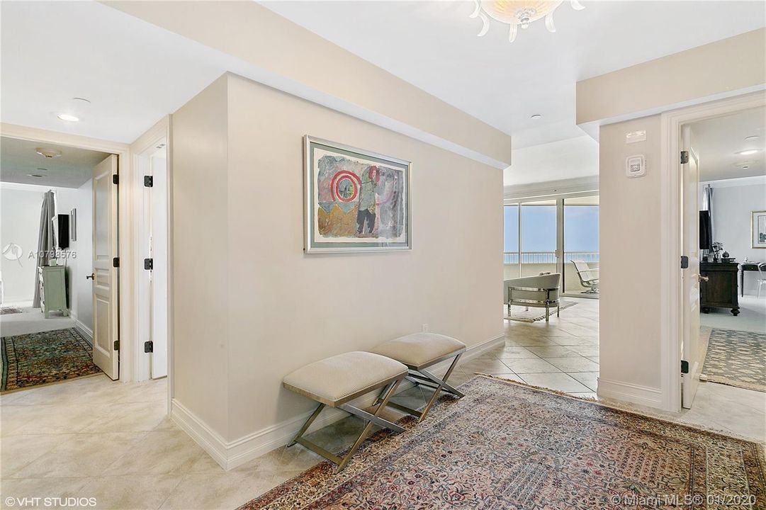 Vendido Recientemente: $740,000 (2 camas, 2 baños, 1823 Pies cuadrados)