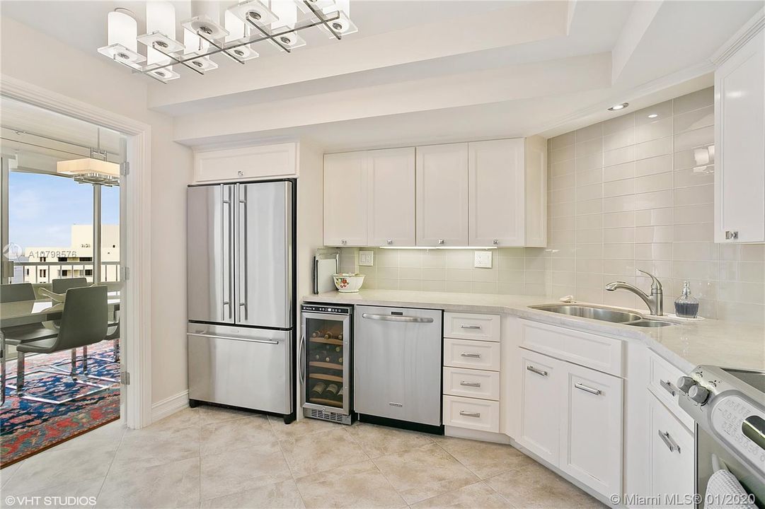 Vendido Recientemente: $740,000 (2 camas, 2 baños, 1823 Pies cuadrados)