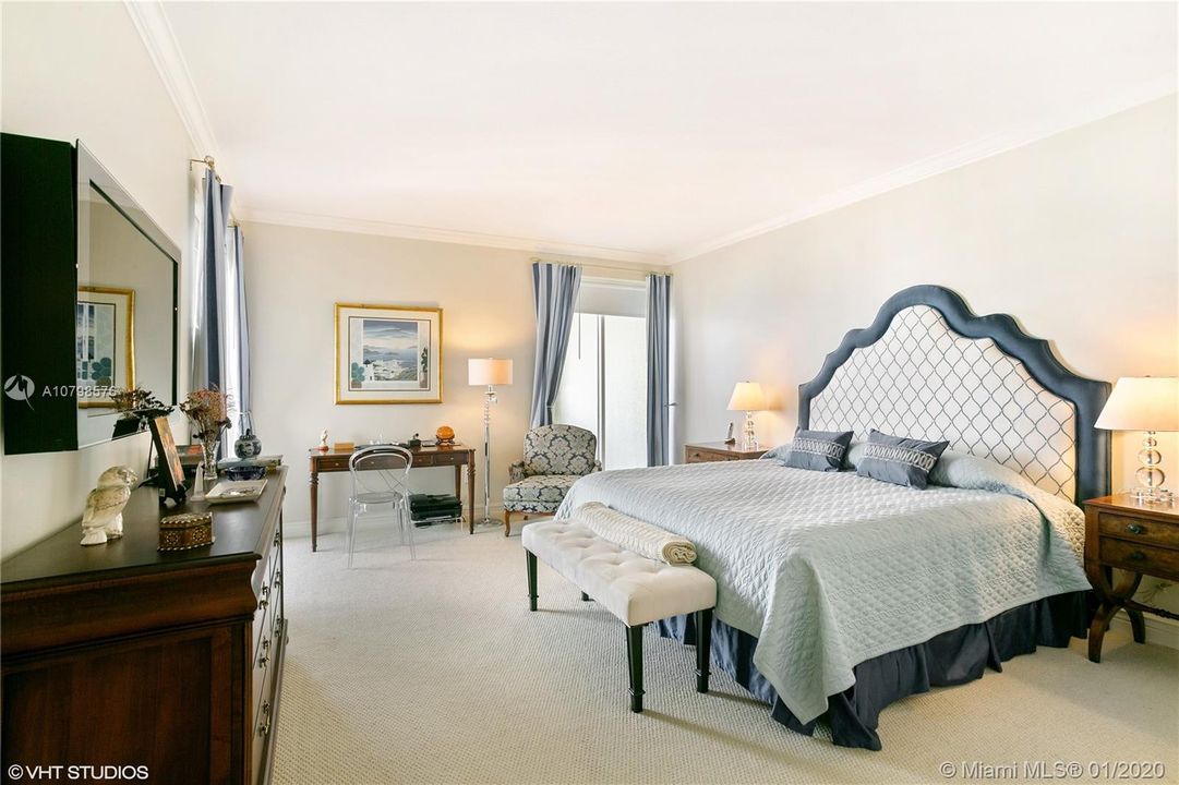 Vendido Recientemente: $740,000 (2 camas, 2 baños, 1823 Pies cuadrados)