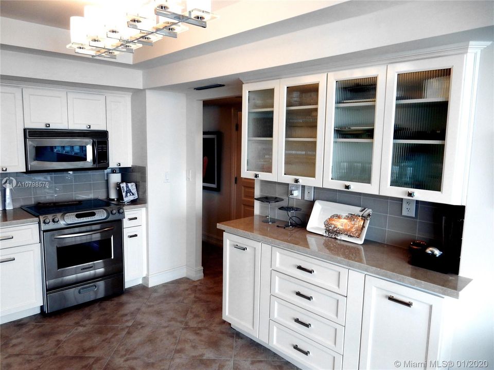 Vendido Recientemente: $740,000 (2 camas, 2 baños, 1823 Pies cuadrados)