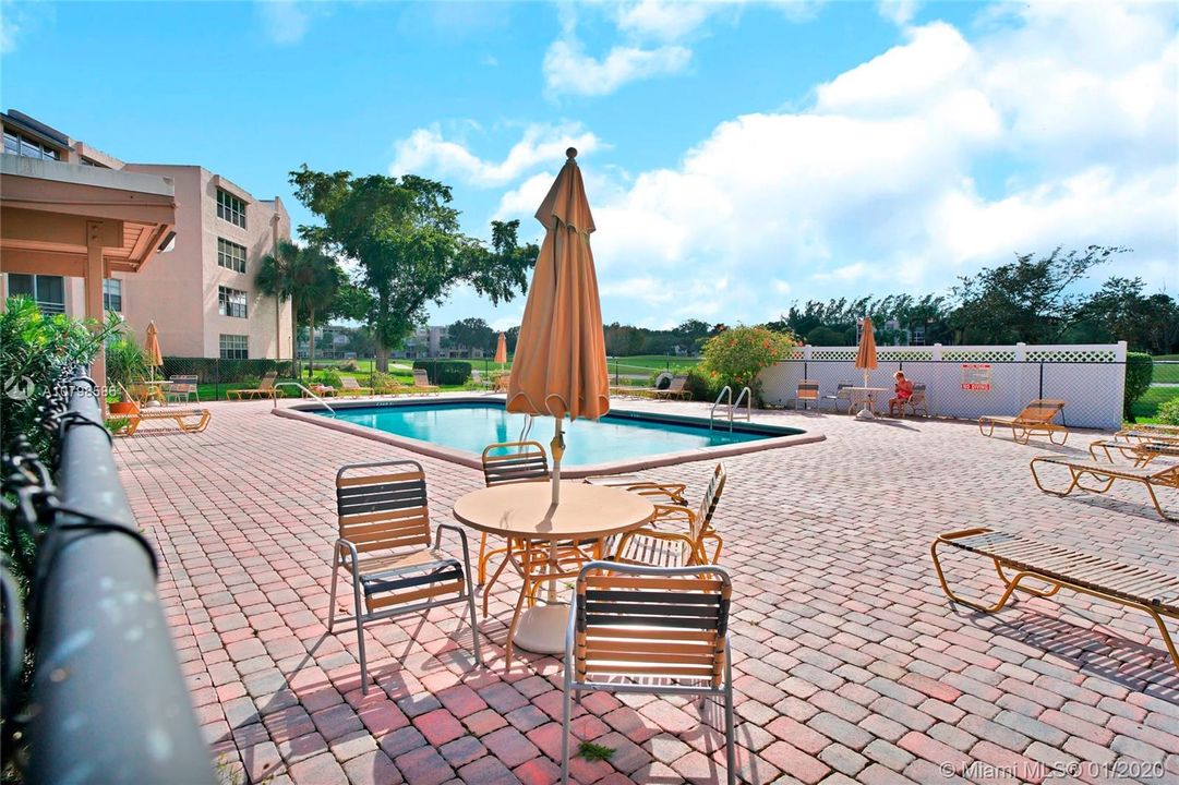 Recently Sold: $94,900 (1 beds, 1 baths, 645 Square Feet)
