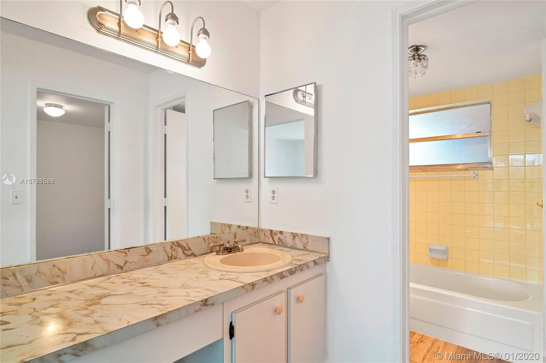 Recently Sold: $94,900 (1 beds, 1 baths, 645 Square Feet)