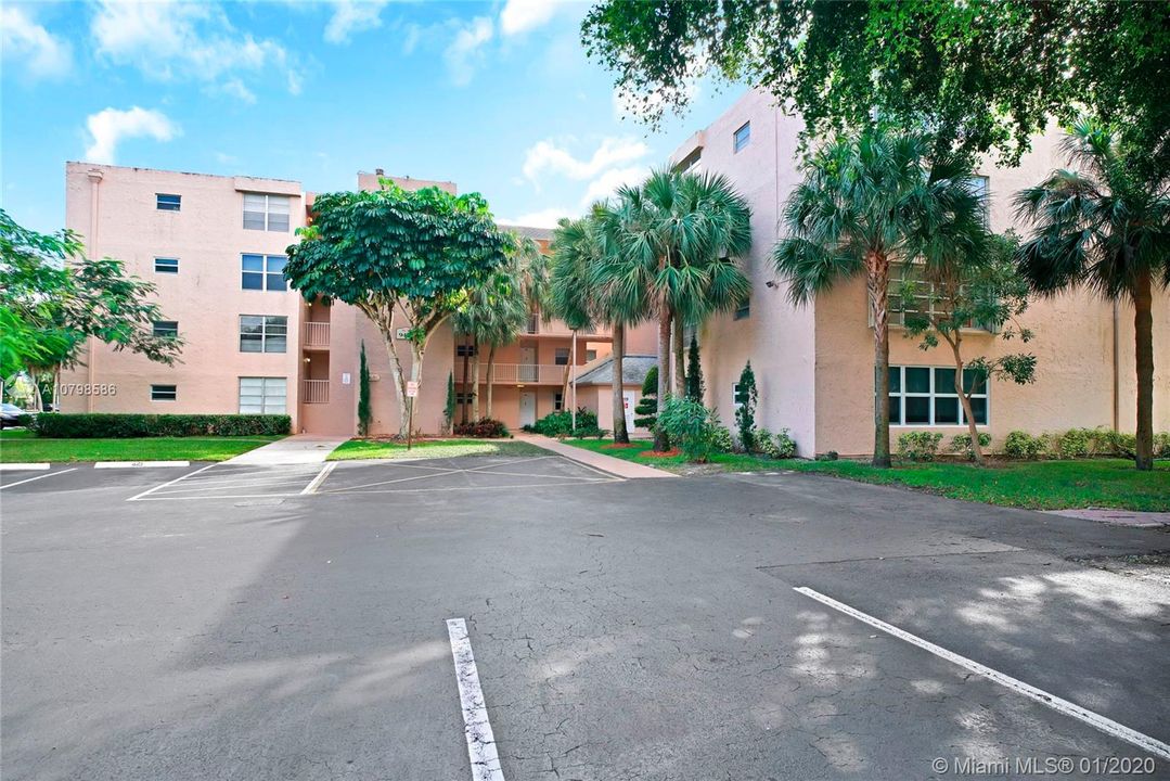 Recently Sold: $94,900 (1 beds, 1 baths, 645 Square Feet)