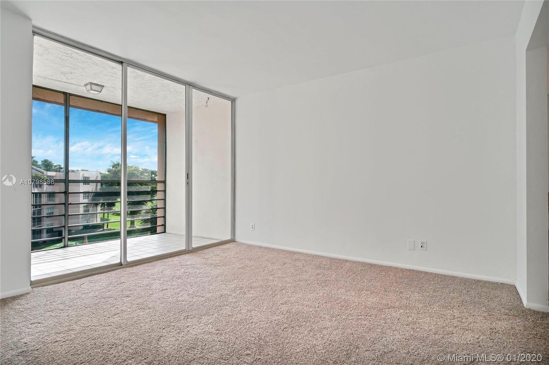 Recently Sold: $94,900 (1 beds, 1 baths, 645 Square Feet)