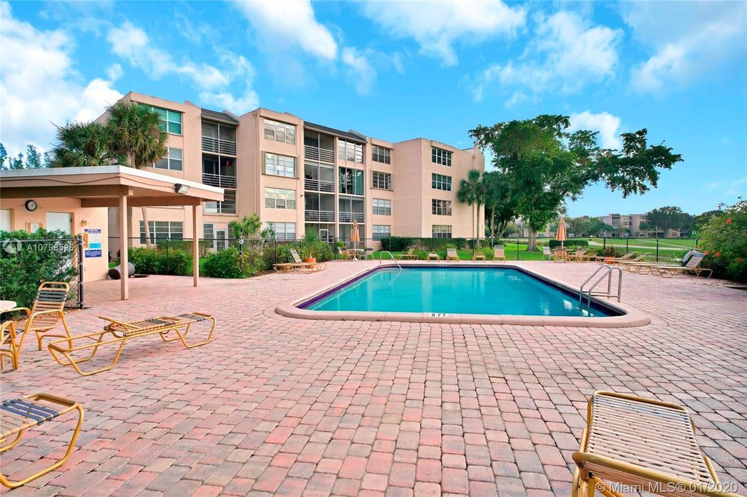 Recently Sold: $94,900 (1 beds, 1 baths, 645 Square Feet)