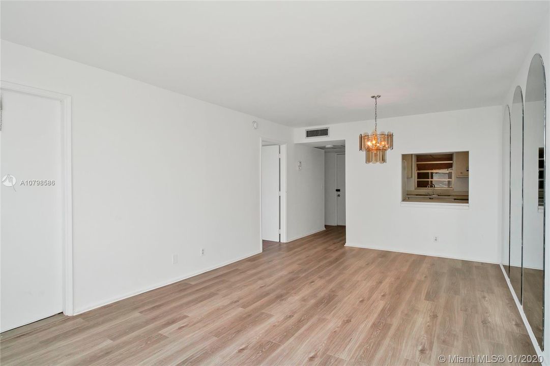 Recently Sold: $94,900 (1 beds, 1 baths, 645 Square Feet)