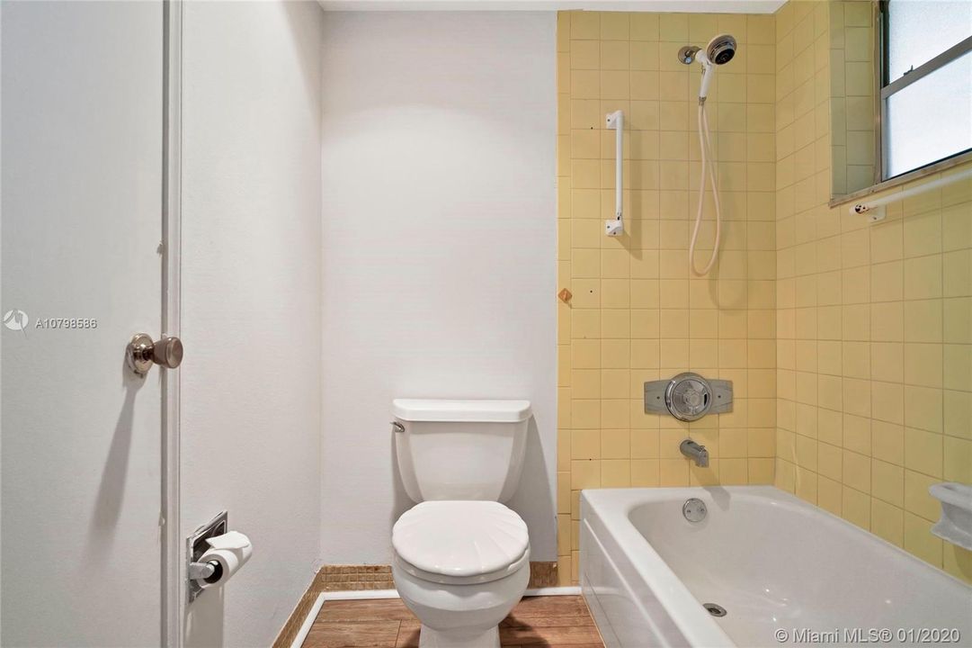 Recently Sold: $94,900 (1 beds, 1 baths, 645 Square Feet)