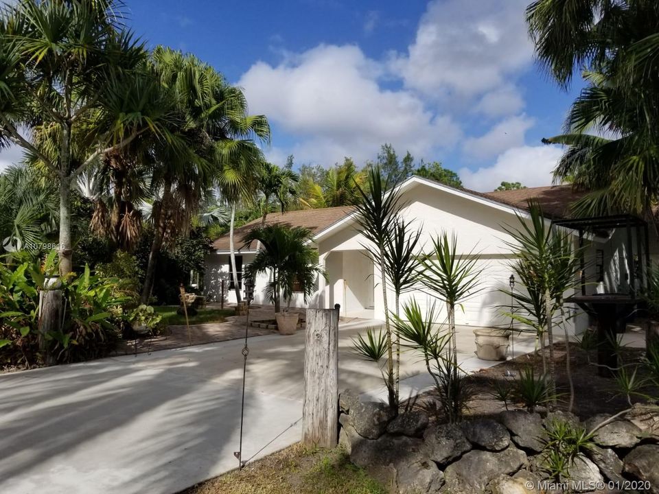 Recently Sold: $339,000 (3 beds, 2 baths, 1365 Square Feet)