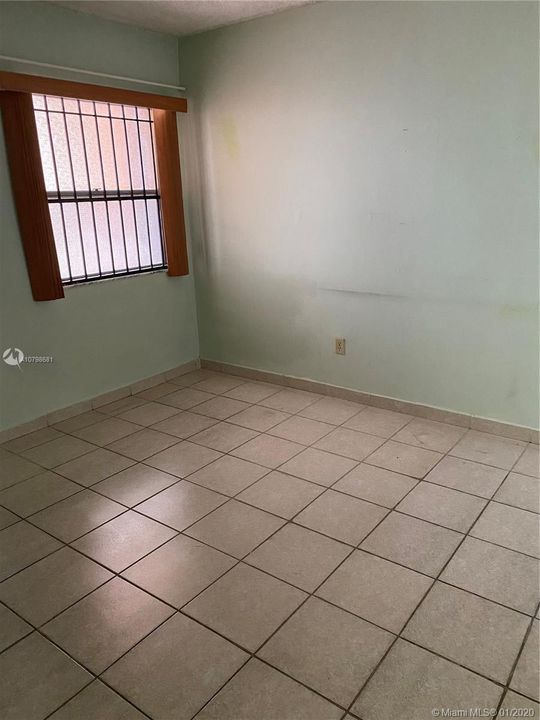 Vendido Recientemente: $140,000 (2 camas, 1 baños, 813 Pies cuadrados)