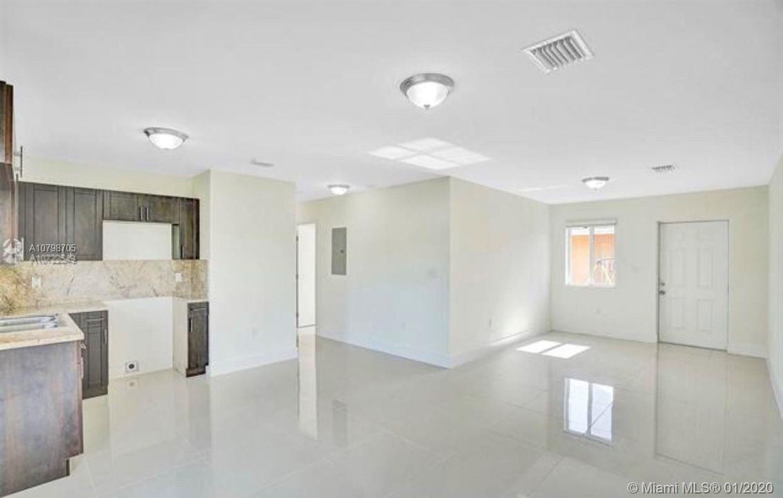 Recently Rented: $1,850 (3 beds, 1 baths, 2016 Square Feet)