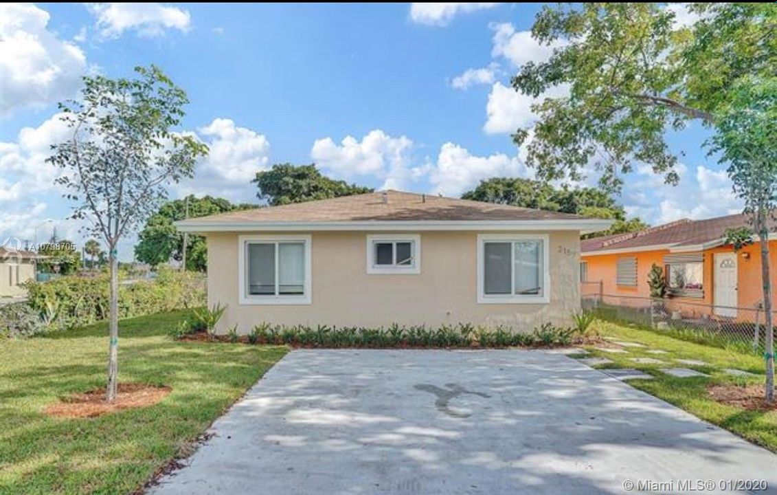 Recently Rented: $1,850 (3 beds, 1 baths, 2016 Square Feet)