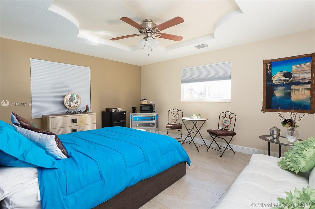 Guest Suite Bedroom - Pamper your Guests in Style!