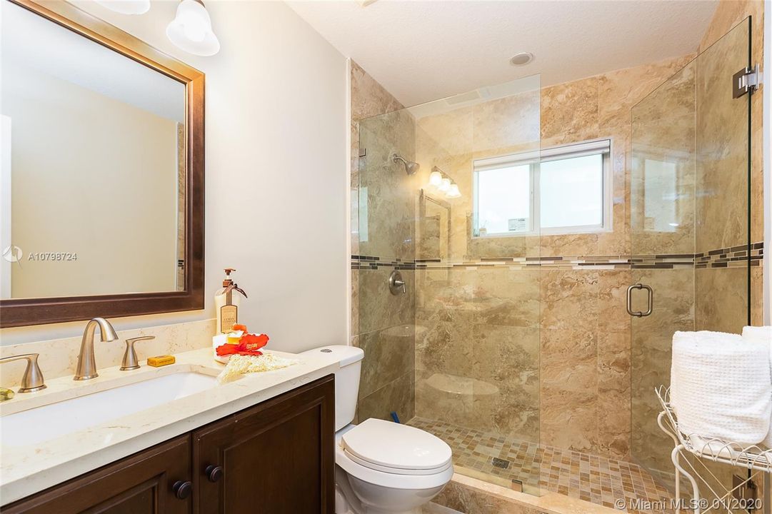 Guest Suite Bath