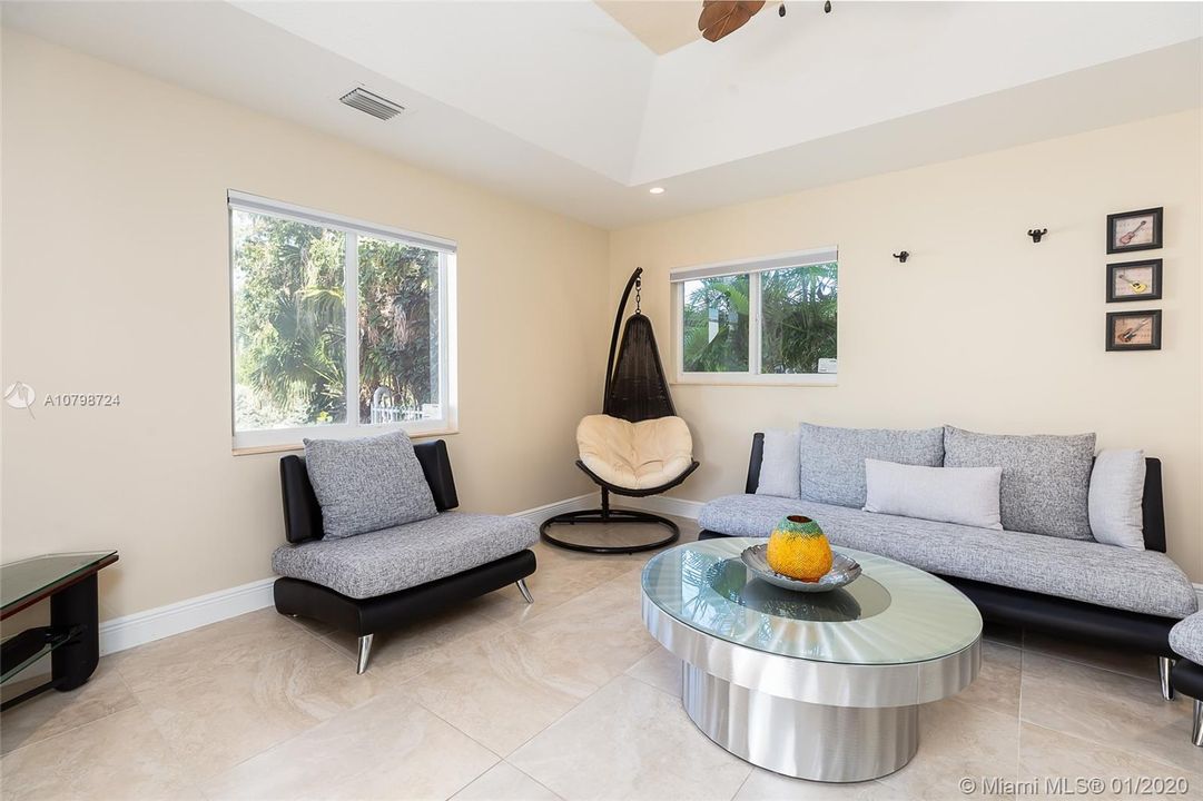 Super Appointed and Ultra Comfortable Guest suite