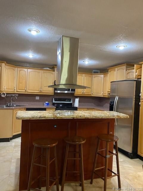 Recently Rented: $2,500 (2 beds, 1 baths, 1710 Square Feet)