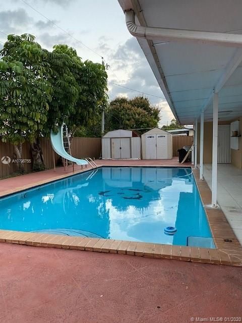 Recently Rented: $2,500 (2 beds, 1 baths, 1710 Square Feet)